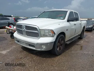 2017 Ram 1500 Lone Star Silver z VIN 1C6RR6LT6HS769308, wystawiony jako IAAI lot #42508245 z przebiegiem 159 770 mil mil oraz . Historia ofert i sprzedaży dostępna na DreamBid. Obrazek 17.