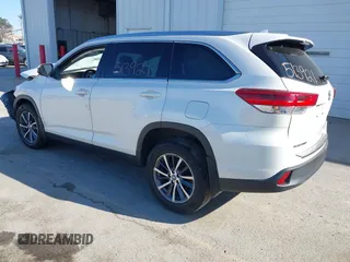 2019 Toyota Highlander SE with VIN 5TDJZRFH4KS568084, listed as a IAAI auction lot 41996726 with 88,892 mi miles and . Bid and sale history available at DreamBid. Image 3.