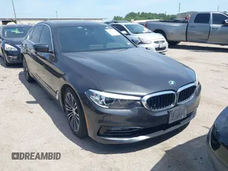 2018 BMW 5 Series 530i z VIN WBAJA5C51JWA36851, wystawiony jako IAAI lot #42245686 z przebiegiem 51 005 mil mil oraz . Historia ofert i sprzedaży dostępna na DreamBid. Obrazek 1.