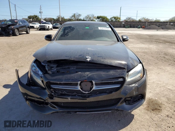 2018 Mercedes-Benz C 300 z VIN 55SWF4JB3JU279901, wystawiony jako Copart lot #45279765 z przebiegiem 100 768 mil mil oraz Szkoda całkowita • Salvage title. Historia ofert i sprzedaży dostępna na DreamBid. Obrazek 5.