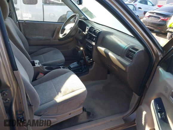 2000 Isuzu Rodeo with VIN 4S2DM58W6Y4335025, listed as a IAAI auction lot 41460869 with 247,342 mi miles. Bid and sale history available at carsss.com. Image 5.