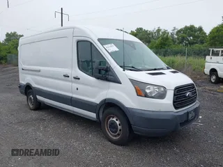 2018 Ford Transit z VIN 1FTBW2CM6JKA88298, wystawiony jako IAAI lot #42112029 z przebiegiem 119 425 mil mil oraz . Historia ofert i sprzedaży dostępna na DreamBid. Obrazek 1.