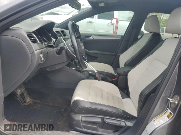 2017 Volkswagen Jetta Sport z VIN 3VWD17AJ7HM298129, wystawiony jako Copart lot #51224065 z przebiegiem 100 818 mil mil oraz Szkoda całkowita • Salvage title. Historia ofert i sprzedaży dostępna na DreamBid. Obrazek 7.