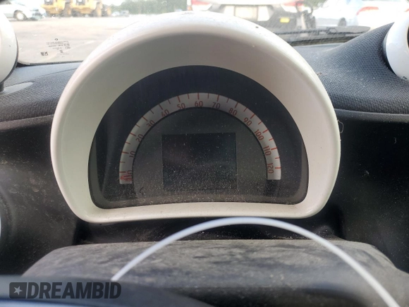 2016 Smart fortwo Passion z VIN WMEFJ5DA0GK076339, wystawiony jako Copart lot #68891564 z przebiegiem Nie podano mil oraz Szkoda całkowita • Salvage title. Historia ofert i sprzedaży dostępna na DreamBid. Obrazek 9.