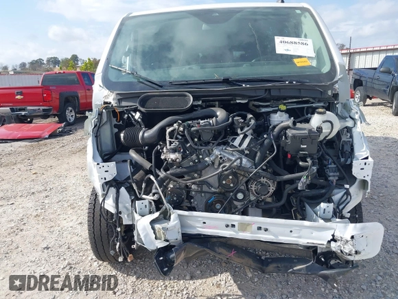 2022 Ford Transit Passenger XL with VIN 1FBAX2Y83NKA59579, listed as a IAAI auction lot 40688586 with 5,101 mi miles. Bid and sale history available at carsss.com. Image 10.