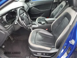 2011 Kia Optima SX z VIN KNAGR4A6XB5109812, wystawiony jako Copart lot #57073075 z przebiegiem 157 953 mil mil oraz Czysty tytuł • Clean title. Historia ofert i sprzedaży dostępna na DreamBid. Obrazek 7.
