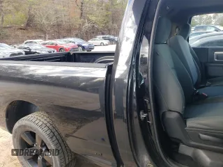 2015 Ram 1500 Tradesman z VIN 3C6JR6AT9FG517217, wystawiony jako Copart lot #81830944 z przebiegiem 112 380 mil mil oraz Czysty tytuł • Clean title. Historia ofert i sprzedaży dostępna na DreamBid. Obrazek 10.