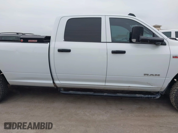 2022 Ram 2500 Tradesman z VIN 3C6UR5HJ4NG354406, wystawiony jako IAAI lot #41979979 z przebiegiem 79 649 mil mil oraz . Historia ofert i sprzedaży dostępna na DreamBid. Obrazek 13.