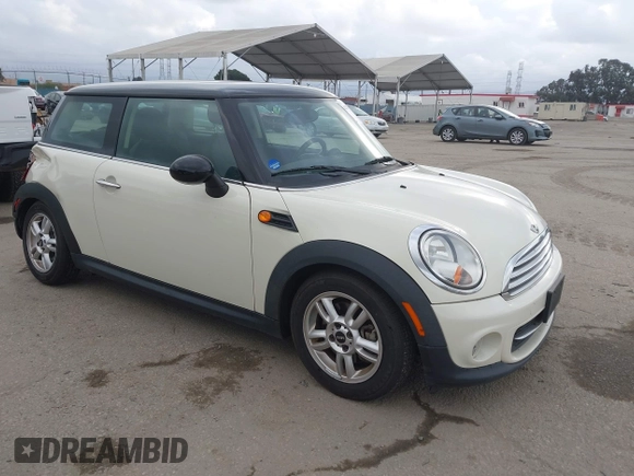 2011 MINI Hardtop with VIN WMWSU3C54BT183455, listed as a IAAI auction lot 42117672 with 130,530 mi miles and . Bid and sale history available at DreamBid. Image 1.