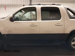 2007 Chevrolet Avalanche LTZ z VIN 3GNFK12367G139144, wystawiony jako IAAI lot #42148086 z przebiegiem 159 007 mil mil oraz . Historia ofert i sprzedaży dostępna na DreamBid. Obrazek 15.