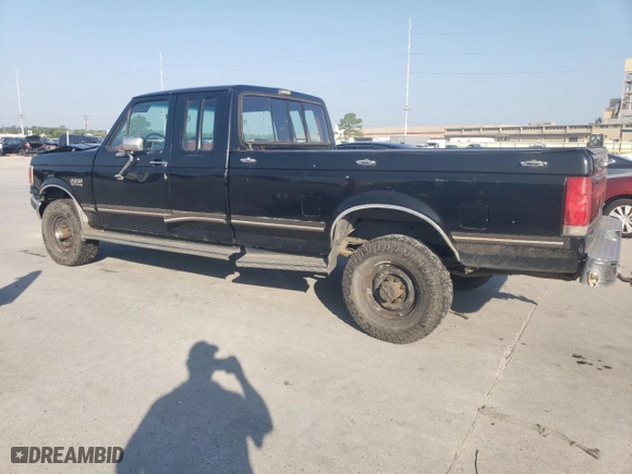 1988 Ford F-250 with VIN 1FTHX26M5JKA25728, listed as a Copart auction lot 62624414 with 41,822 mi miles and Salvage Title. Bid and sale history available at carsss.com. Image 2.