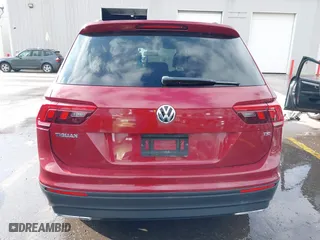 2018 Volkswagen Tiguan S with VIN 3VV1B7AX0JM043255, listed as a IAAI auction lot 41641512 with 79,069 mi miles. Bid and sale history available at carsss.com. Image 16.