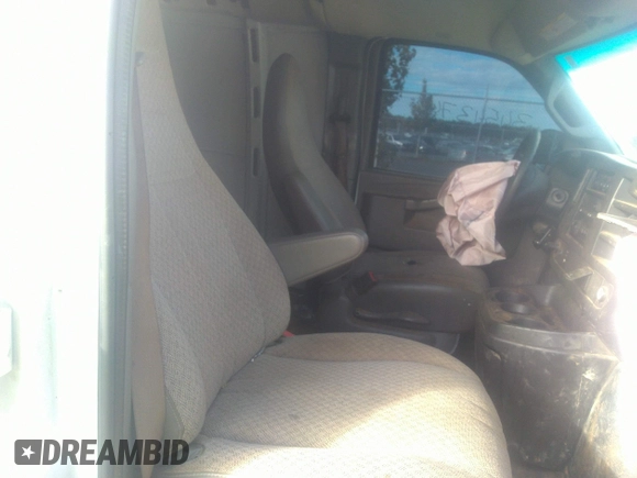2017 GMC Savana Cargo with VIN 1GTW7AFF3H1342488, listed as a IAAI auction lot 34543746 with Not Provided miles. Bid and sale history available at carsss.com. Image 8.