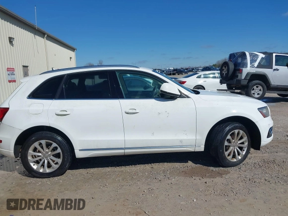 2014 Audi Q5 Premium Plus with VIN WA1LFAFP1EA051704, listed as a IAAI auction lot 41725317 with 136,084 mi miles. Bid and sale history available at carsss.com. Image 13.