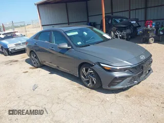 2024 Hyundai Elantra Limited с VIN KMHLP4DG3RU714648, выставлен на аукционе IAAI как лот 42842599 с пробегом 34 114 миль миль и . История ставок и продаж доступна на DreamBid. Изображение 1.