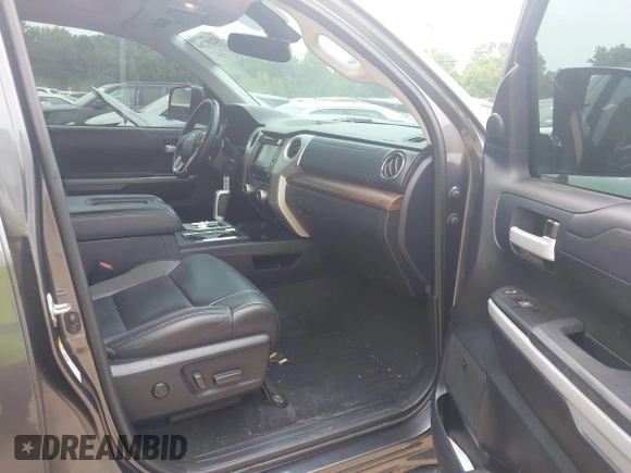 2019 Toyota Tundra SR5 z VIN 5TFHY5F15KX777874, wystawiony jako IAAI lot #42292266 z przebiegiem 98 341 mil mil oraz . Historia ofert i sprzedaży dostępna na DreamBid. Obrazek 5.