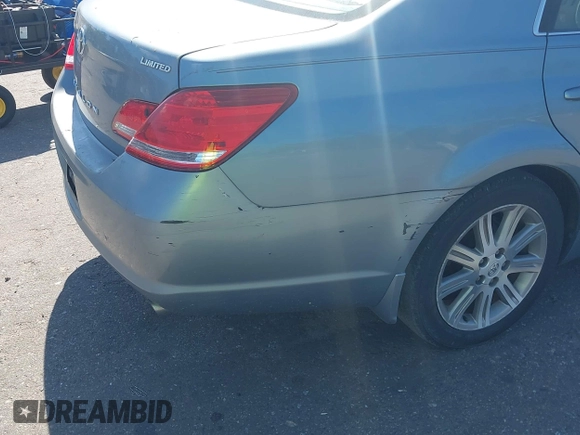 2006 Toyota Avalon XL with VIN 4T1BK36B36U147987, listed as a IAAI auction lot 42025616 with 247,270 mi miles. Bid and sale history available at carsss.com. Image 6.