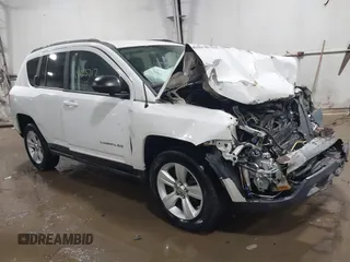 2011 Jeep Compass Latitude with VIN 1J4NF1FB9BD154487, listed as a IAAI auction lot 41463717 with Not Provided miles. Bid and sale history available at carsss.com. Image 1.