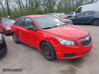 2014 Chevrolet Cruze LS with VIN 1G1PA5SG2E7151755, listed as a IAAI auction lot 42043027 with 194,071 mi miles. Bid and sale history available at carsss.com. Image 1.