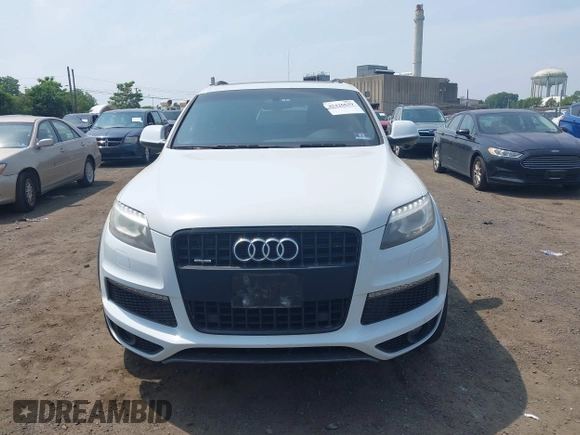 2014 Audi Q7 S line Prestige z VIN WA1DGAFE9ED004340, wystawiony jako IAAI lot #42426639 z przebiegiem 128 793 mil mil oraz . Historia ofert i sprzedaży dostępna na DreamBid. Obrazek 12.