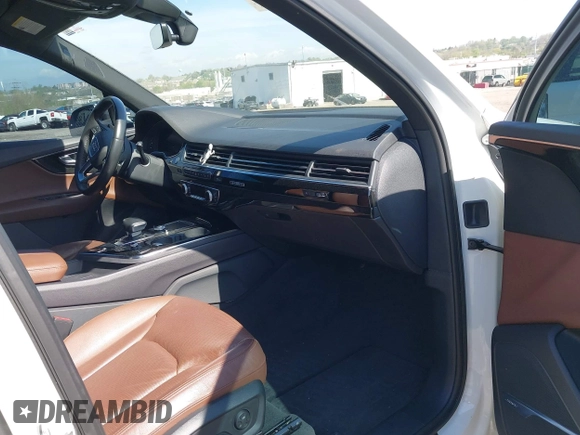 2019 Audi Q7 Prestige z VIN WA1VAAF77KD042653, wystawiony jako IAAI lot #42094332 z przebiegiem 73 489 mil mil oraz . Historia ofert i sprzedaży dostępna na DreamBid. Obrazek 5.