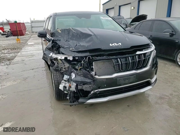 2024 Kia Carnival LX with VIN KNDNB4H31R6375962, listed as a Copart auction lot 45092575 with 43,032 mi miles and Salvage Title. Bid and sale history available at carsss.com. Image 14.