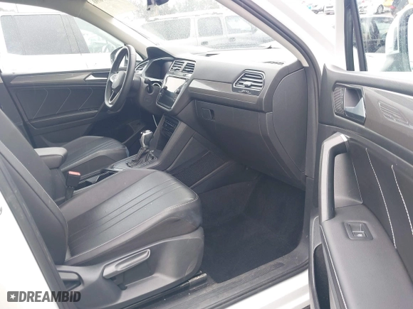 2022 Volkswagen Tiguan SE with VIN 3VV3B7AX4NM101169, listed as a IAAI auction lot 41517690 with 31,776 mi miles. Bid and sale history available at carsss.com. Image 5.
