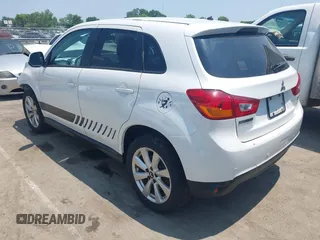 2015 Mitsubishi Outlander ES z VIN 4A4AP3AW0FE049546, wystawiony jako IAAI lot #42422937 z przebiegiem 130 254 mil mil oraz . Historia ofert i sprzedaży dostępna na DreamBid. Obrazek 3.