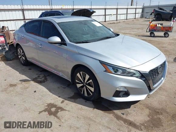 2019 Nissan Altima 2.5 SV with VIN 1N4BL4DV3KN305825, listed as a IAAI auction lot 41697209 with 96,619 mi miles. Bid and sale history available at carsss.com. Image 1.