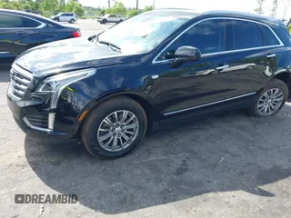 2017 Cadillac XT5 Luxury FWD z VIN 1GYKNBRS0HZ116875, wystawiony jako IAAI lot #42155840 z przebiegiem 47 625 mil mil oraz . Historia ofert i sprzedaży dostępna na DreamBid. Obrazek 17.