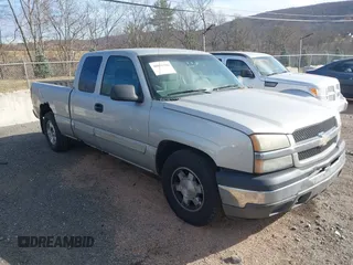 2005 Chevrolet Silverado 1500 LS with VIN 2GCEC19TX51375051, listed as a IAAI auction lot 40851386 with 324,831 mi miles. Bid and sale history available at carsss.com. Image 1.