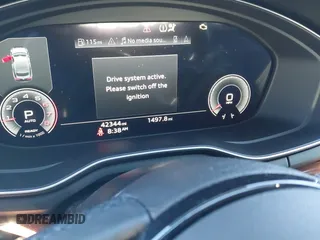 2022 Audi A5 Sportback Premium Plus z VIN WAUCBCF54NA032542, wystawiony jako IAAI lot #41227978 z przebiegiem 42 344 mil mil oraz . Historia ofert i sprzedaży dostępna na DreamBid. Obrazek 7.