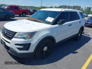 2017 Ford Police Interceptor Utility z VIN 1FM5K8ARXHGA04700, wystawiony jako IAAI lot #41942683 z przebiegiem 120 594 mil mil oraz . Historia ofert i sprzedaży dostępna na DreamBid. Obrazek 2.