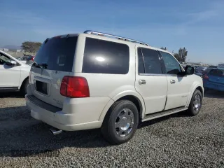 2005 Lincoln Navigator Luxury z VIN 5LMFU27535LJ20448, wystawiony jako Copart lot #45606605 z przebiegiem 221 452 mil mil oraz Czysty tytuł • Clean title. Historia ofert i sprzedaży dostępna na DreamBid. Obrazek 3.