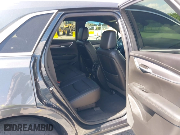 2020 Cadillac XT5 Luxury FWD z VIN 1GYKNAR45LZ224459, wystawiony jako IAAI lot #42295055 z przebiegiem 69 751 mil mil oraz . Historia ofert i sprzedaży dostępna na DreamBid. Obrazek 8.
