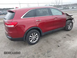 2016 Kia Sorento LX with VIN 5XYPGDA38GG165504, listed as a IAAI auction lot 41719002 with 126,424 mi miles. Bid and sale history available at carsss.com. Image 4.