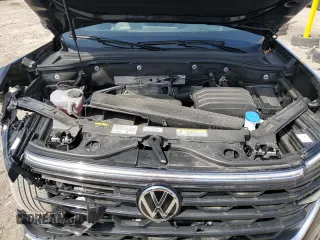 2024 Volkswagen Atlas SEL R-Line with VIN 1V2AE2CAXRC228149, listed as a Copart auction lot 51111825 with 6,548 mi miles and Salvage title. Bid and sale history available at DreamBid. Image 13.