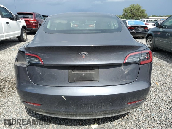 2023 Tesla Model 3 z VIN 5YJ3E1EA1PF692481, wystawiony jako Copart lot #61764165 z przebiegiem 22 649 mil mil oraz Szkoda całkowita • Salvage title. Historia ofert i sprzedaży dostępna na DreamBid. Obrazek 6.