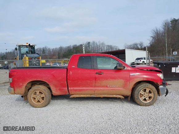 2011 Toyota Tundra 4WD Truck with VIN 5TFUY5F12BX189686, listed as a IAAI auction lot 41548329 with NaN miles. Bid and sale history available at carsss.com. Image 13.