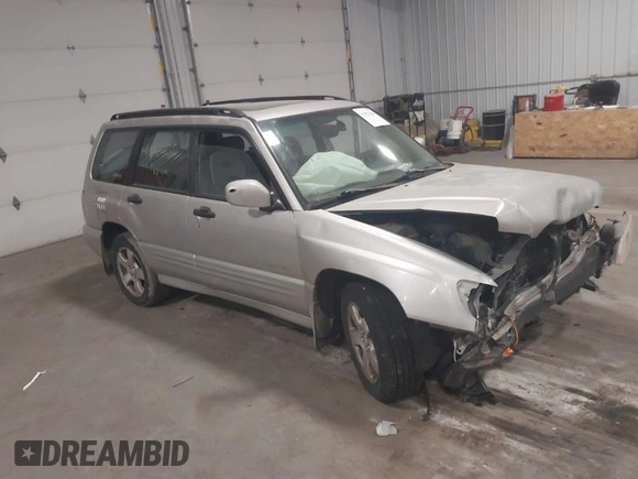 2001 Subaru Forester S w/Premium Pkg with VIN JF1SF65691H751789, listed as a IAAI auction lot 41825686 with 183,790 mi miles. Bid and sale history available at carsss.com. Image 1.