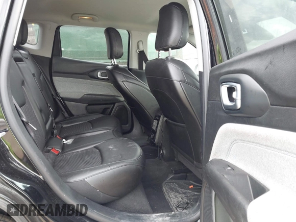 2022 Jeep Compass Latitude with VIN 3C4NJDBB6NT117925, listed as a IAAI auction lot 41779788 with 58,480 mi miles and . Bid and sale history available at DreamBid. Image 8.