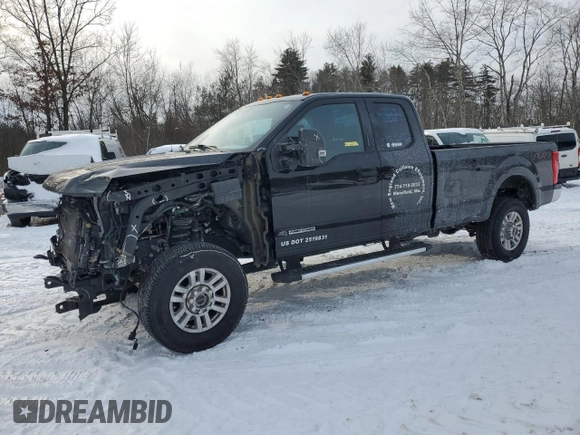 2019 Ford F-350 XL with VIN 1FT8X3BT0KEF99785, listed as a Copart auction lot 44384645 with 164,424 mi miles and Salvage title. Bid and sale history available at DreamBid. Image 1.