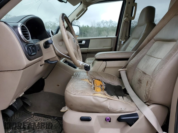 2003 Ford Expedition Eddie Bauer with VIN 1FMFU17L33LC50030, listed as a Copart auction lot 42742345 with 228,296 mi miles and Clean Title. Bid and sale history available at carsss.com. Image 7.