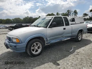 1995 GMC Sonoma with VIN 1GTCS19Z0S8507936, listed as a Copart auction lot 71762374 with 206,559 mi miles and Salvage Title. Bid and sale history available at carsss.com. Image 1.