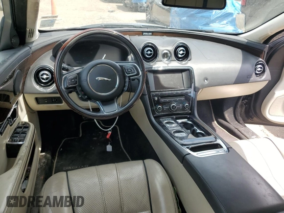 2015 Jaguar XJ with VIN SAJWA2GZXF8V88962, listed as a Copart auction lot 53919035 with 129,987 mi miles and Salvage Title. Bid and sale history available at carsss.com. Image 8.