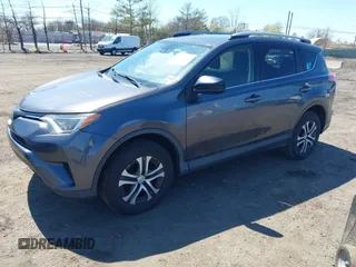 2018 Toyota RAV4 LE с VIN JTMBFREV2JJ211423, выставлен на аукционе IAAI как лот 42068521 с пробегом 85 089 миль миль и . История ставок и продаж доступна на DreamBid. Изображение 2.