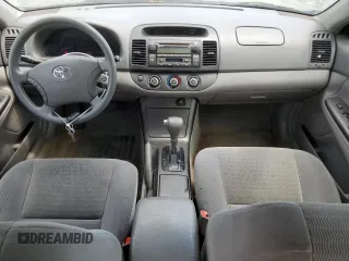 2005 Toyota Camry STD z VIN 4T1BE32K25U594905, wystawiony jako Copart lot #55049485 z przebiegiem 248 289 mil mil oraz Czysty tytuł • Clean title. Historia ofert i sprzedaży dostępna na DreamBid. Obrazek 8.