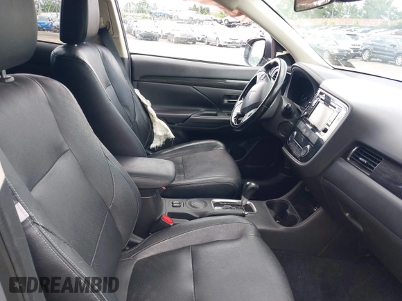 2016 Mitsubishi Outlander SE with VIN JA4AD3A34GZ005690, listed as a IAAI auction lot 42547477 with 79,040 mi miles and . Bid and sale history available at DreamBid. Image 5.