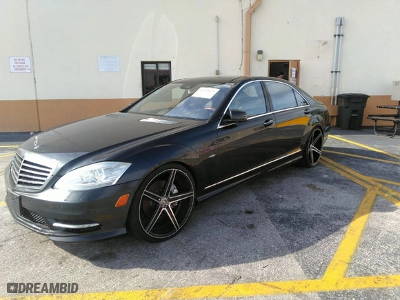 2012 Mercedes-Benz S-Class S 550 with VIN WDDNG9EB6CA432600, listed as a IAAI auction lot 41932873 with 98,117 mi miles. Bid and sale history available at carsss.com. Image 2.