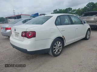 2010 Volkswagen Jetta Limited Edition с VIN 3VWAX7AJ8AM091384, выставлен на аукционе IAAI как лот 42286113 с пробегом 103 505 миль миль и . История ставок и продаж доступна на DreamBid. Изображение 4.